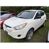 Image 2 : A10 -- 2012 HYUNDAI TUCSON, WHITE, 169057 KMS, FWD !!!*** NO RESERVE ***!!!