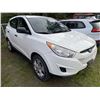 Image 8 : A10 -- 2012 HYUNDAI TUCSON, WHITE, 169057 KMS, FWD !!!*** NO RESERVE ***!!!