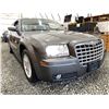 Image 8 : A12A -- 2010 CHRYSLER 300 TOURING, GREY, 298955 KMS, REAR WHEEL DRIVE