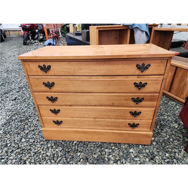 498 -- VINTAGE SOLID WOOD DRESSER