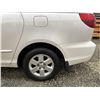 Image 25 : A12O -- 2005 TOYOTA SIENNA, WHITE, 221388 KMS, FRONT WHEEL DRIVE