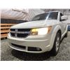 Image 2 : A12ZJ -- 2010 DODGE JOURNEY SXT, WHITE, 203437 KMS, FRONT WHEEL DRIVE