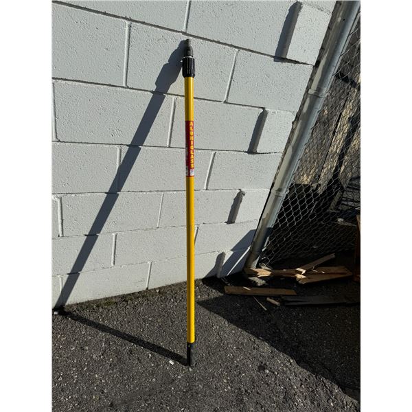 Expanding pole