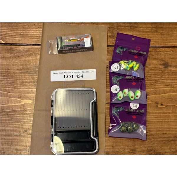 Water Resistant Flies & Jigs Case, EuroTackle Tungsten T-Flasher 1 Inch &  Jiggy Jigs 3/8 Inch