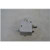 Image 3 : Kubota aluminum hydraulic pressure relief valve block