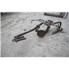 Image 3 : IH 2 furrow underslung plow