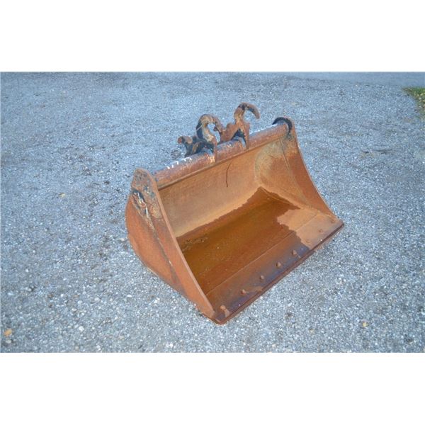 Cotech 48" ditching bucket, QT, bolt on cutting edge, fits Kubota KX series, used