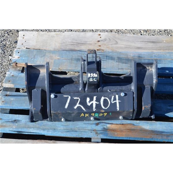 Kubota hydraulic QT bracket to fit Kubota R320 industrial loader, (AK9209)