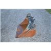 Image 4 : SoCotech 42" ditching bucket, QT, bolt on cutting edge, fits Kubota excavator, used