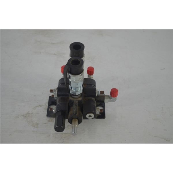 Kubota single spool rear remote hydraulic valve.