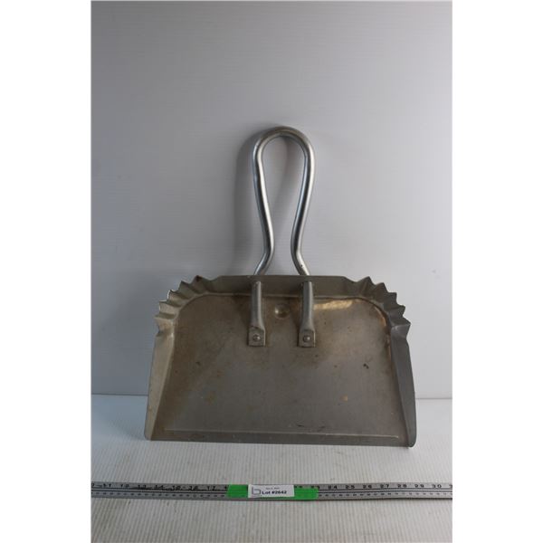 Large Dust Pan