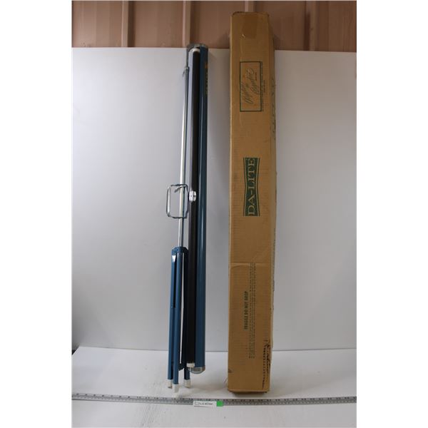* Da-Lite Projector Screen - 43" Long