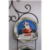 Image 4 : Metal Wall Mount w/ (4) Glass Christmas Plates 10"