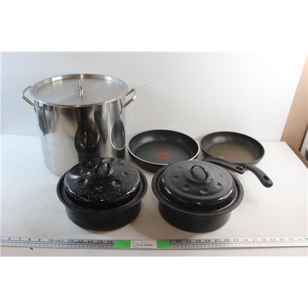 Stock Pot with Lid,(2) Baking Dishes with Lids and (2) Non Stick T-fal Frying Pans