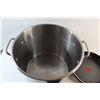 Image 8 : Stock Pot with Lid,(2) Baking Dishes with Lids and (2) Non Stick T-fal Frying Pans