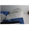 Image 4 : Assorted Bed Linens and Blankets