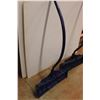 Image 5 : *(2) Garant Curved Snow Shovels