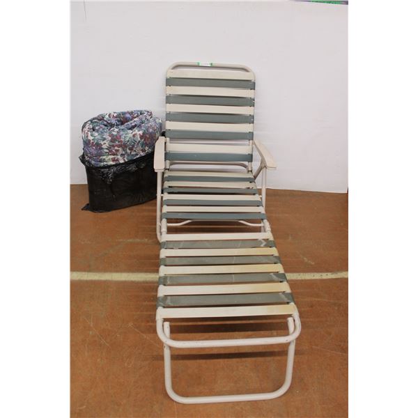 * Folding Lawn Chair w/ Cushions in Bag - as is, some wear