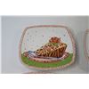 Image 4 : Cocktail Napkins, (4) Decorative Plates