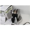 Image 6 : Cuisinart Belgian Waffle/ Omelette Maker - tested Powers On