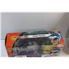 Image 8 : Deluxe Edition Lite Brite Game and Matchbox Shark Escape Toy