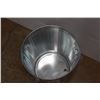 Image 2 : * Metal Bucket 15'' x 13''