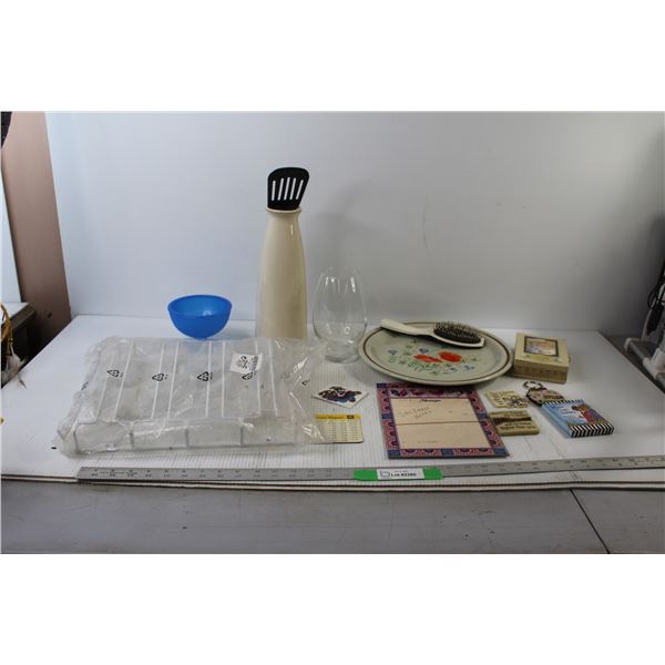 (2) Wire Racks, Vase, Plate, Comb, Sisterly Love Novelties