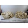 Image 1 : (2) Curtains