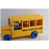 Image 5 : Tuppertoys School Bus with Student Figurines Toys
