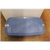 Image 4 : * Rubbermaid Large Jumbo Storage Tote with Lid 44'' x 16'' - Damaged Lid