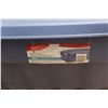 Image 7 : * Rubbermaid Large Jumbo Storage Tote with Lid 44'' x 16'' - Damaged Lid