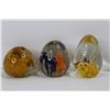 Image 2 : (3) Art Glass Paper Weights