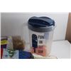 Image 2 : Plastic Pitcher, Burlap, Container with Lid, Table Cloth, Oven Mitts and Kitchen Towels