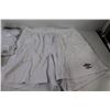 Image 2 : (4) Pairs Of Umbro Pitch White Large Shorts