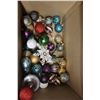 Image 7 : (4) Christmas Socks, Christmas Tree Lights and Ornaments