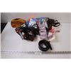 Image 1 : Motion Lights, Meat Thermometer, Scissors, Apron, Bag, Game Controller, Pens, Belt, etc.