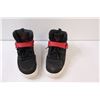 Image 5 : Pair of Air Jordan Running Shoes - Size 5.5