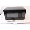 Image 1 : Hamilton Beach Microwave Oven - As Is