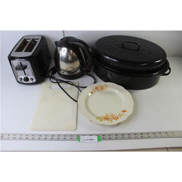 Roaster Pan, T-Fal Electric Kettle (Powers On), Toastmaster Toaster (Works), Plate, Plastic Cutting 