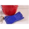 Image 4 : Rubber Chemical Gloves, Cleaning Bucket, Tire Cleaner, Bungee Cord