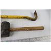 Image 4 : (2) Rubber Mallets, Crowbar