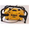 Image 3 : DeWalt Job Site Work Radio - Works