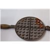 Image 3 : Taylor Forbes Cast Iron Waffle Maker - Some Wear
