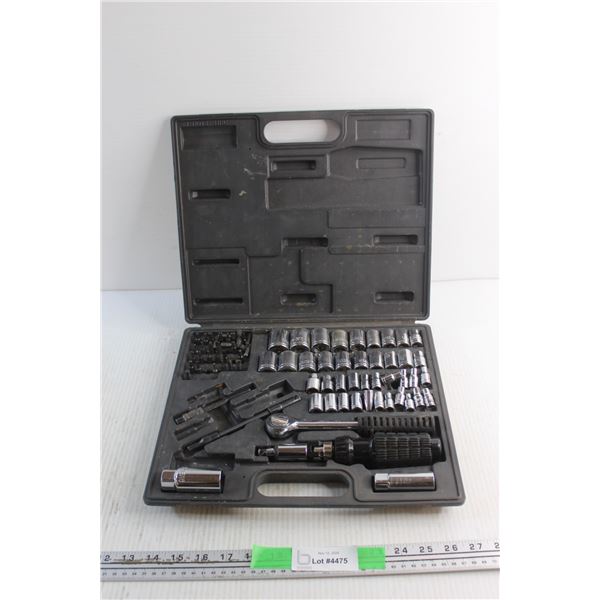 Ratchet Wrench and Screwdriver Set