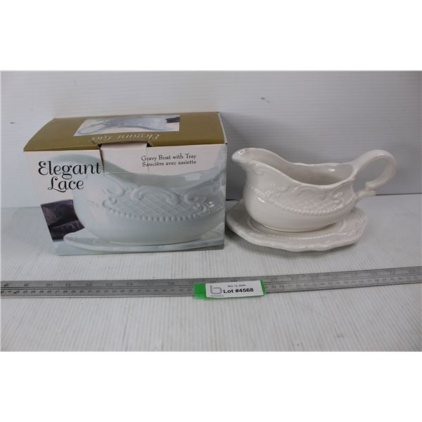 Elegant Lace Gravy Boat w/ Tray