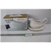 Image 1 : Elegant Lace Gravy Boat w/ Tray