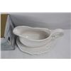 Image 4 : Elegant Lace Gravy Boat w/ Tray