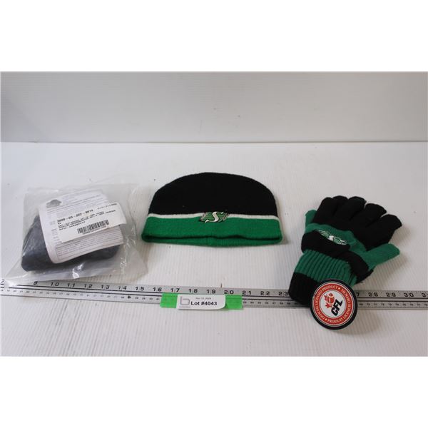 Saskatchewan Roughriders Toque & Gloves Set & Anti-Slip Shoe Grips - NIB