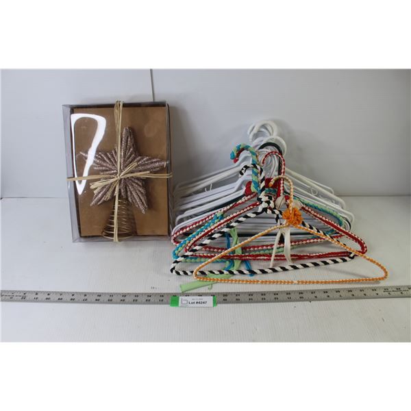 (18) Hangers, Christmas Tree Topper