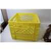 Image 4 : Tow Chain, Yellow Crate